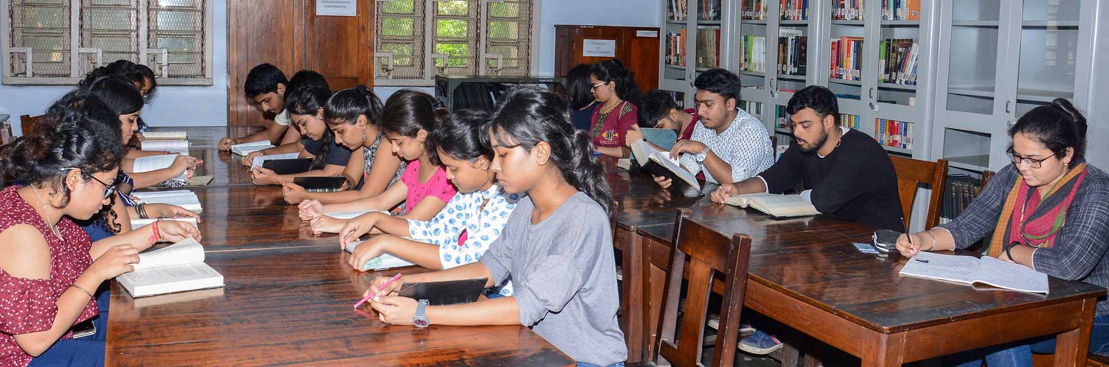 Calcutta University Economics-Campus-Library